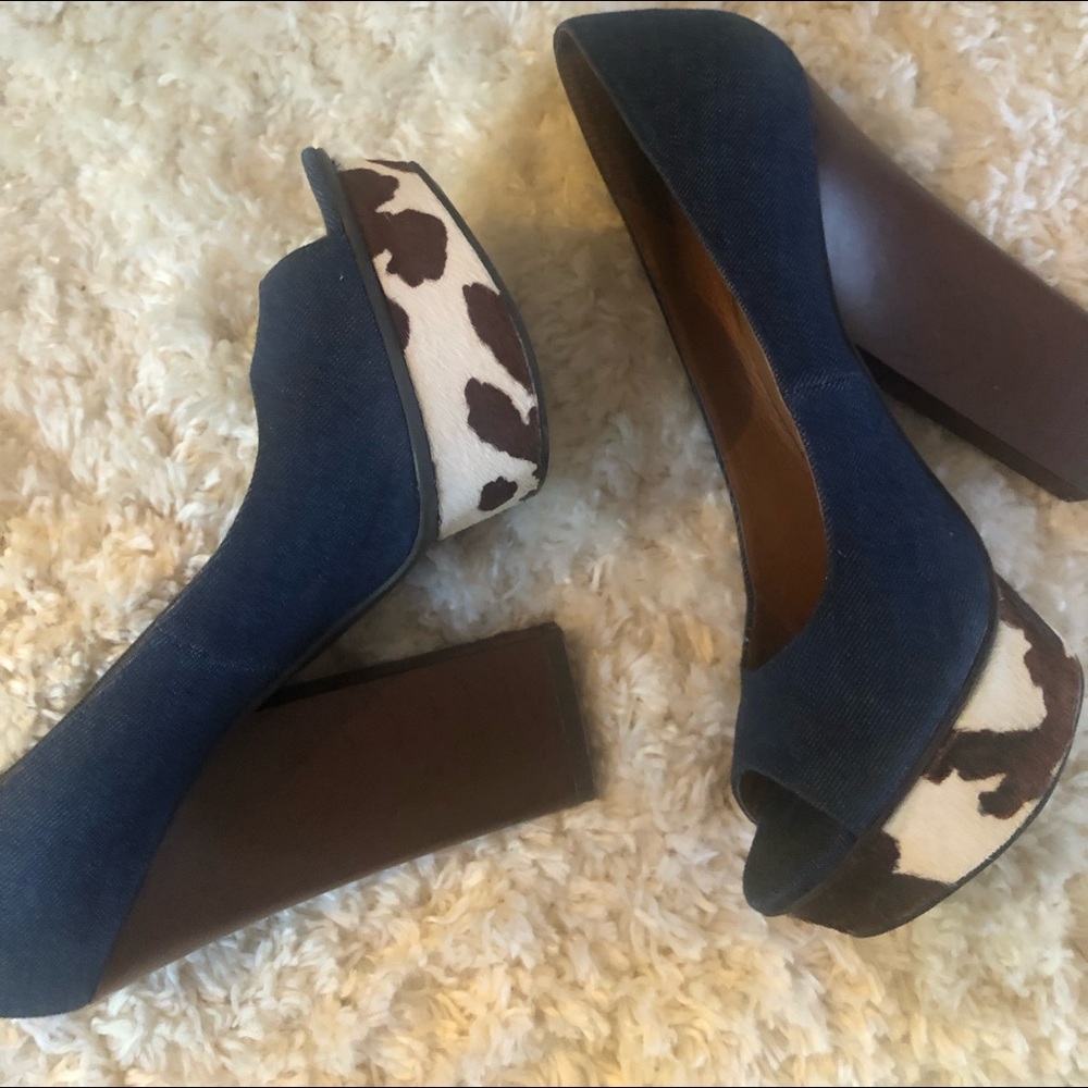 Stylish Denim Pump - image 1